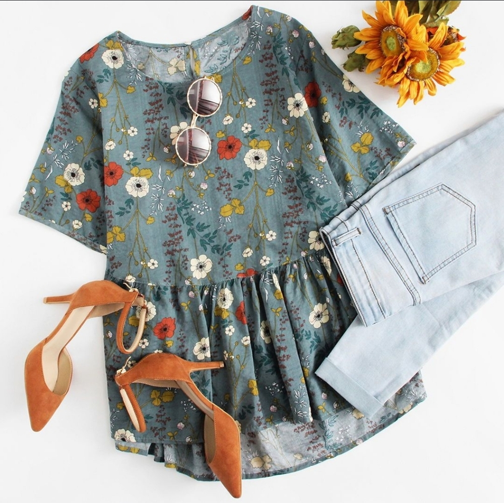 Fashion Classics Botanical Print Keyhole Back Dip Hem Peplum Smock Blouse